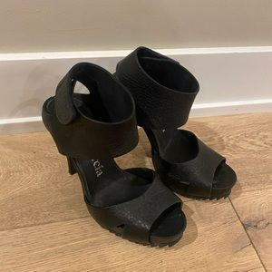 Pedro Garcia black heels
